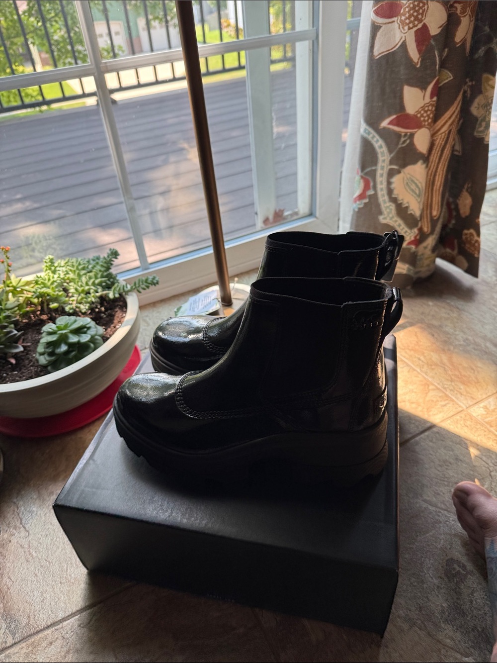 Sorel Black Patent Platform Boots for Women Joan FRWD Chelsea - Picture 5 of 7